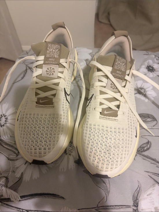 Nike Shoes - Nike Women’s Neutral Cream/Beige Running Shoes